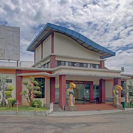 Oyo 89997 Hotel Bumi Kedaton Waterpark Bandar Lampung Eksteriør bilde