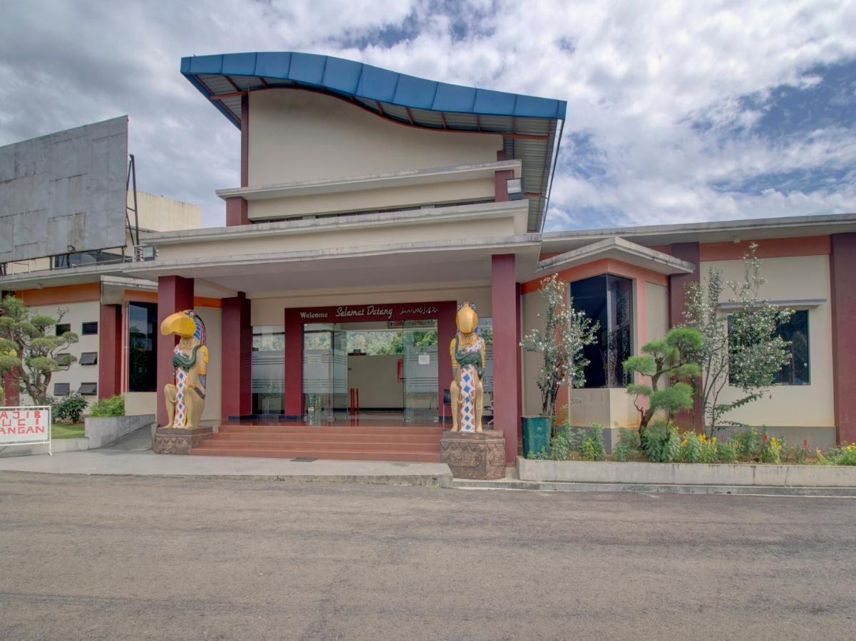 Oyo 89997 Hotel Bumi Kedaton Waterpark Bandar Lampung Eksteriør bilde