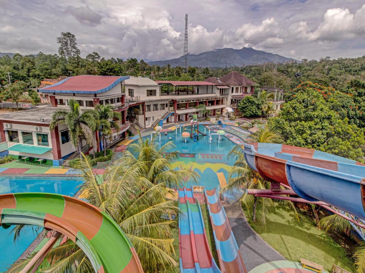 Oyo 89997 Hotel Bumi Kedaton Waterpark Bandar Lampung Eksteriør bilde
