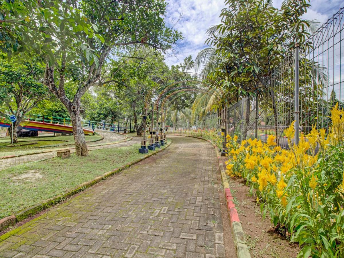 Oyo 89997 Hotel Bumi Kedaton Waterpark Bandar Lampung Eksteriør bilde