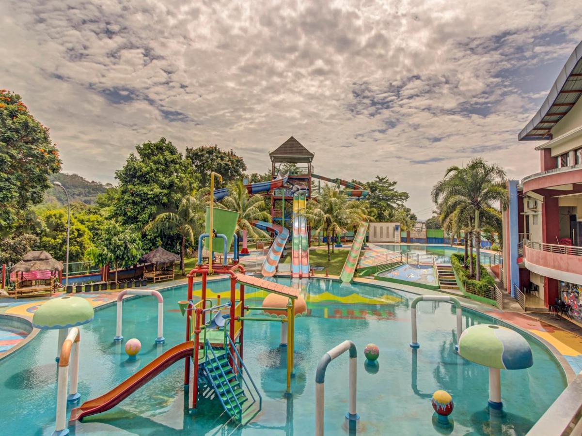 Oyo 89997 Hotel Bumi Kedaton Waterpark Bandar Lampung Eksteriør bilde