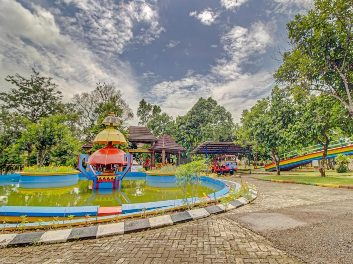 Oyo 89997 Hotel Bumi Kedaton Waterpark Bandar Lampung Eksteriør bilde